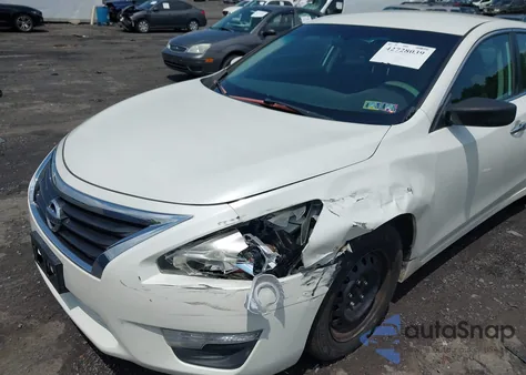 2015 Nissan Altima 2.5/2.5 S/2.5 Sl/2.5 Sv z USA, uszkodzony, nr VIN 1N4AL3AP3FC232582
